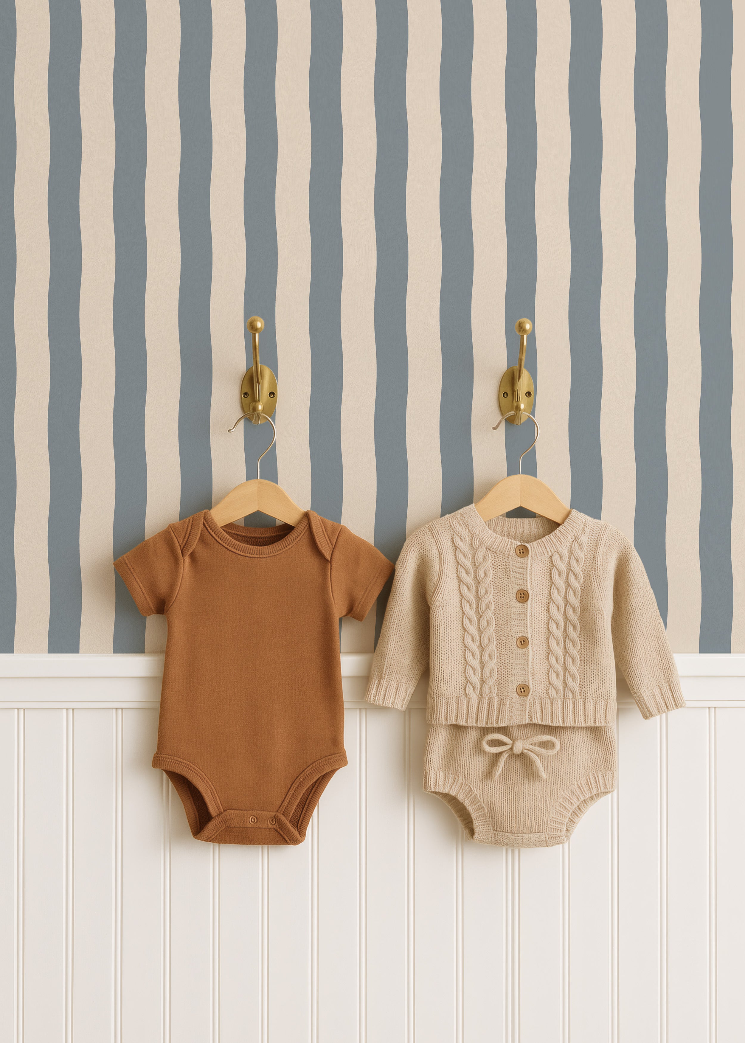 Wallpaper Wavy Stripes - olive green