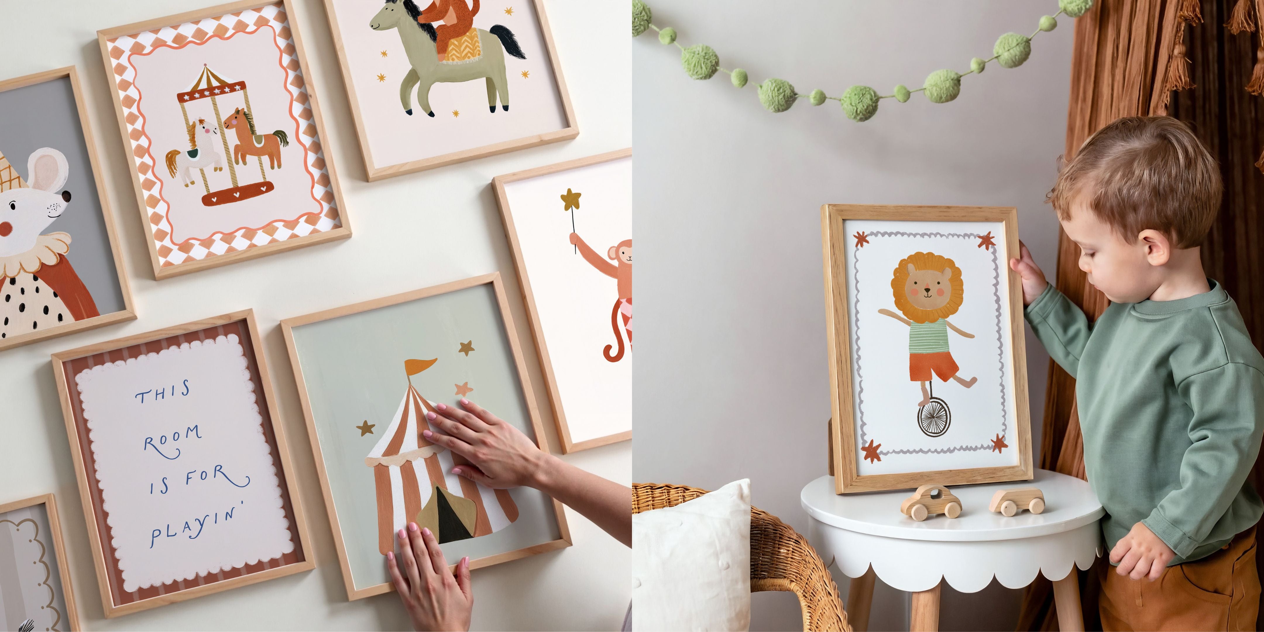 Circus kinderkamer poster met leeuw op eenwieler, gestyled in zachte tinten.