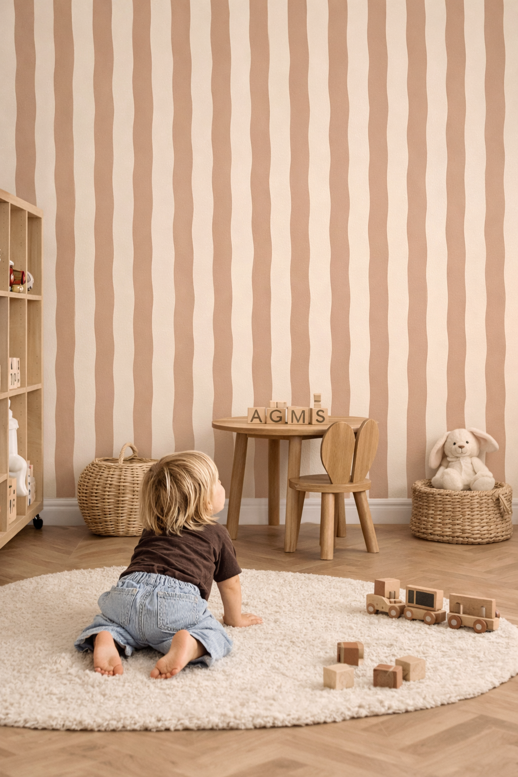 Behang Wavy Stripes - biscuit