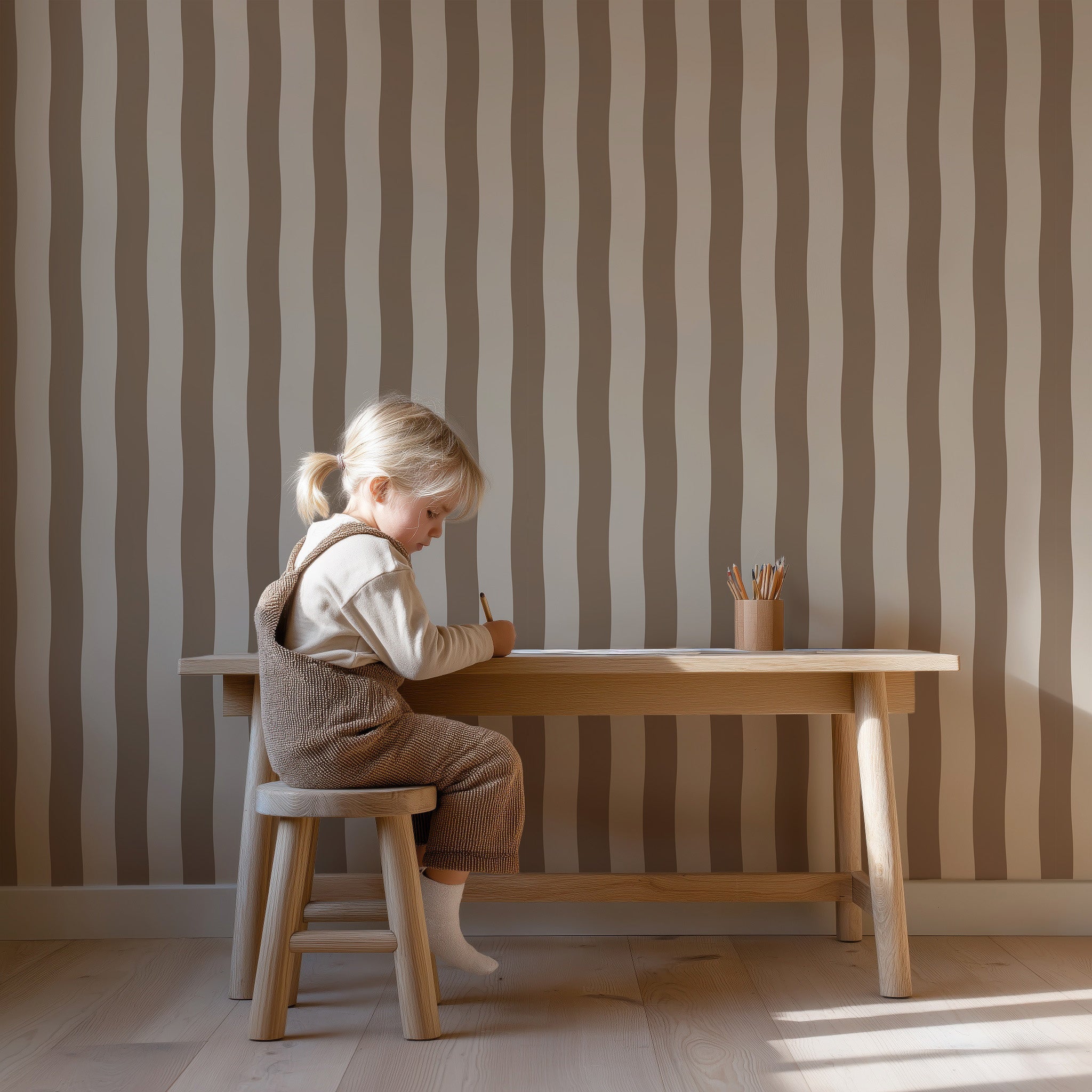 Behang Wavy Stripes - mocca