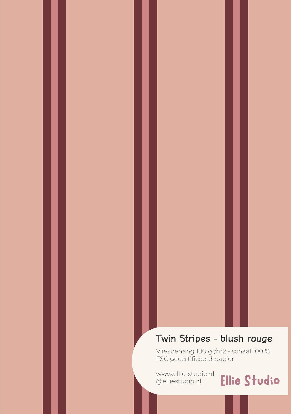 A4 behangstaal Twin Stripes - blush rouge van ELLIE Studio: blushroze met dubbele strepen in roodtinten