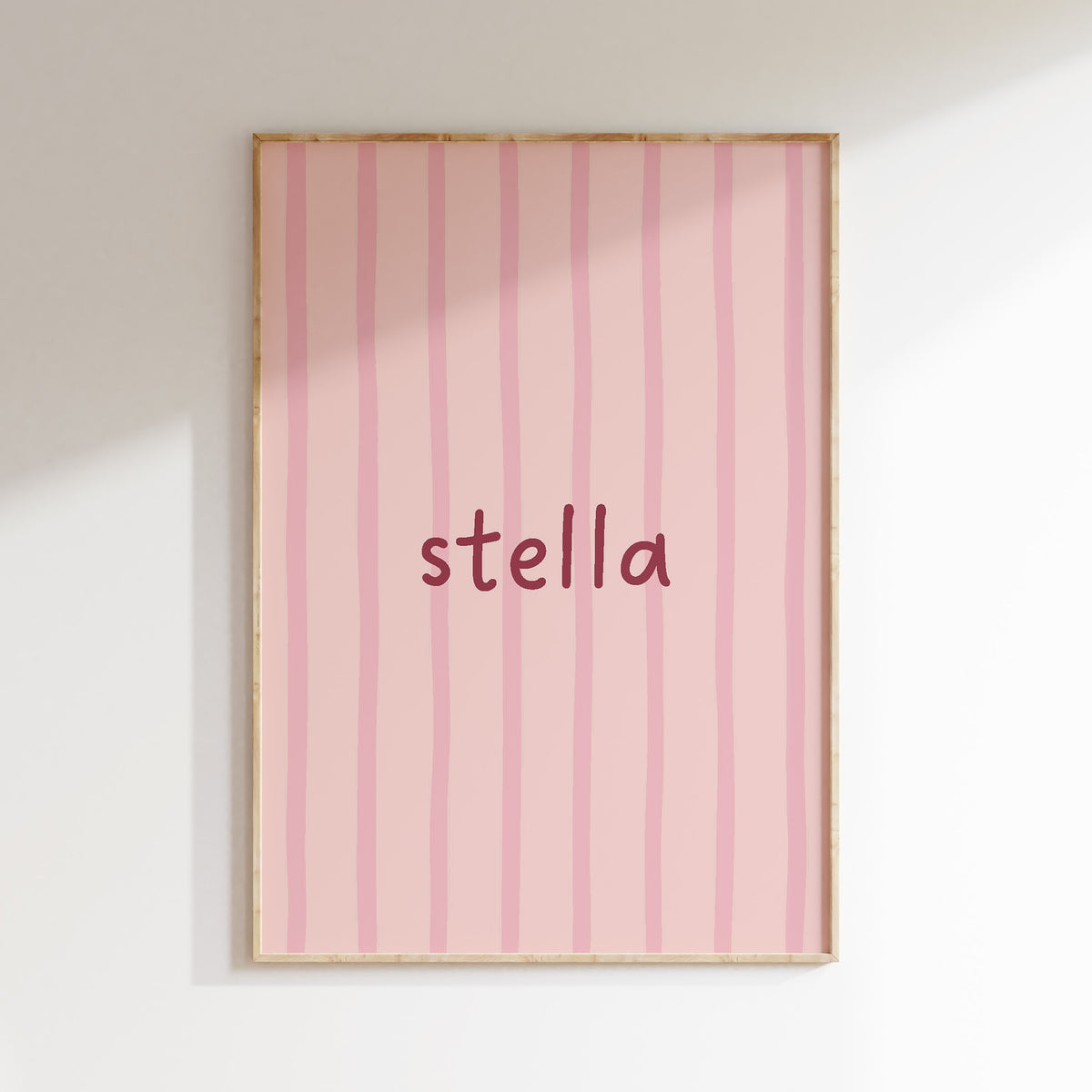 Verticale gepersonaliseerde Flow Stripes naamposter in poederroze