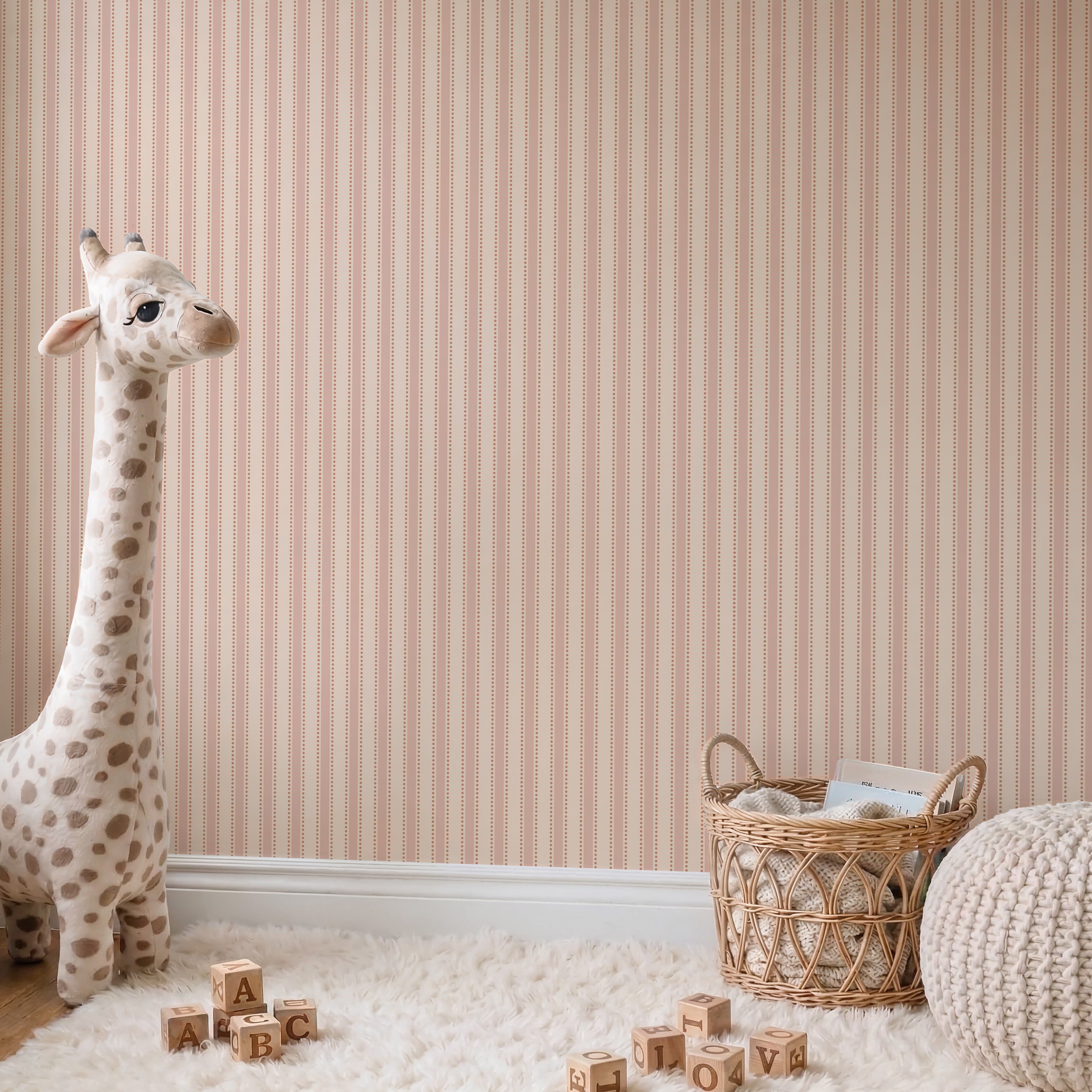 Behang Dotted Stripes - berry blush
