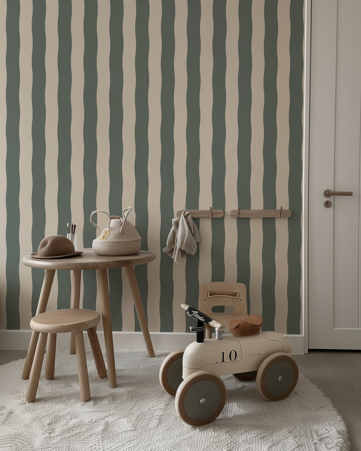 Speelhoek met Wavy Stripes forest green behang