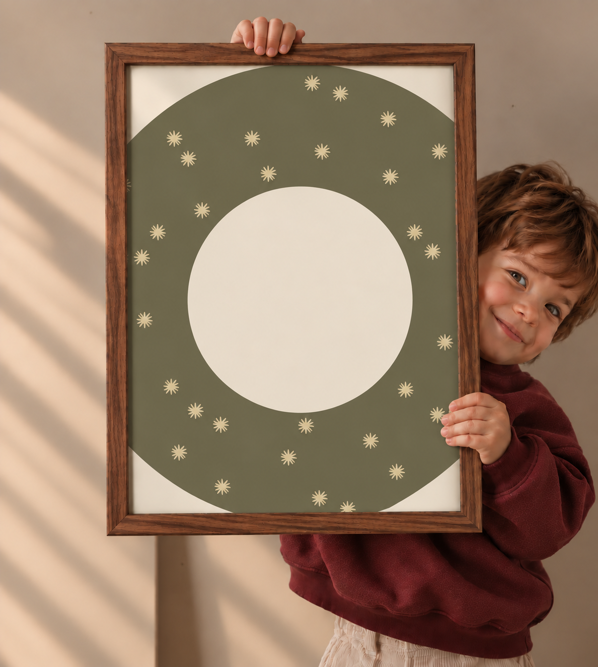 Kind bij een gepersonaliseerde groene Letterposter Stars