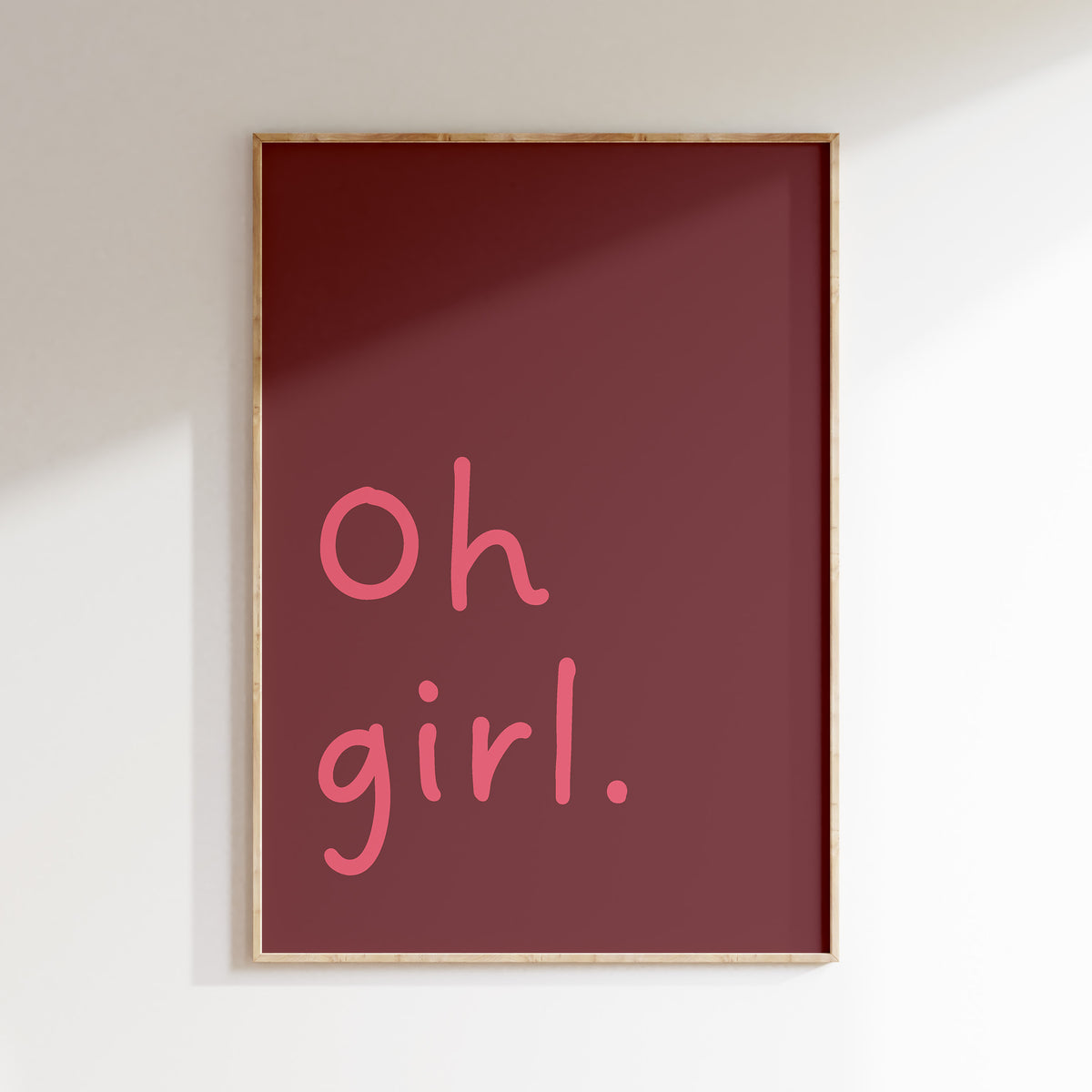 Oh girl tekstposter in roze en bordeaux voor de meisjeskamer